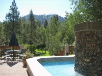 GetAways at Olympic Village Inn - Rooftop Pools