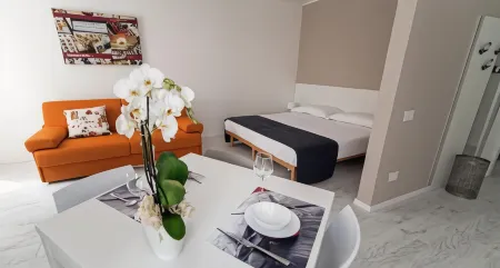 Joivy Apartments - Trieste Goldoni Отели рядом с достопримечательностью «Trieste Liman»