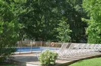 2 River Road Inn Cottages Hotels in York