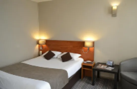 基里亞德布里夫拉蓋亞爾德中心酒店 科雷茲酒店