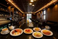 The Hadley Hotel - Bars