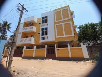 Cheerful 2-Bedroom Near Auro Beach Hotel a 