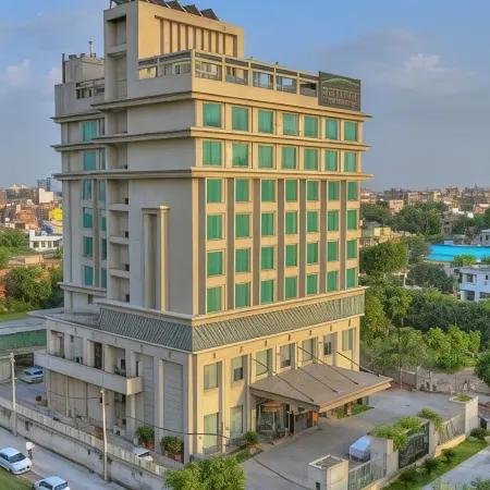 Goldfinch Hotel Delhi NCR