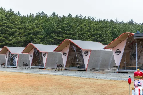 Seosan Garorim Glamping & Pool Villa Pension