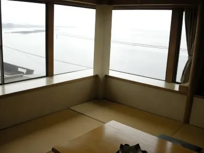 Small lakeside inn Kaigasou Hotel in zona Inohanako Jinja Shrine