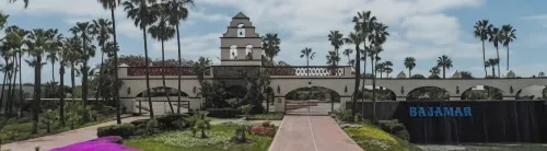 Stay. Play. Wine. Dine. In luxury oceanview paradise!