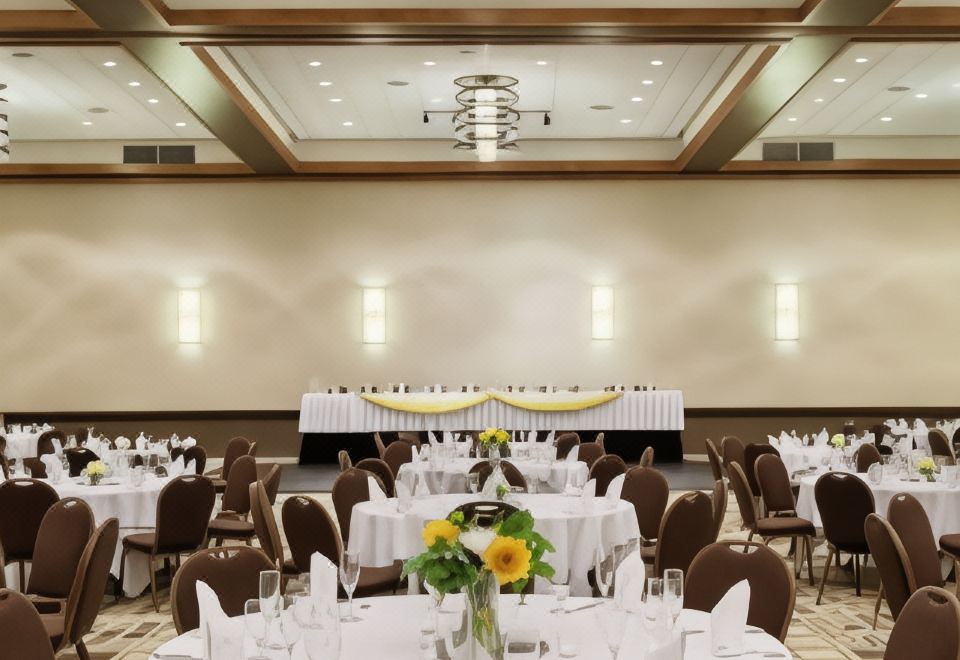 Doubletree Hotel & Executive Meeting Center Omaha DowntownOver view