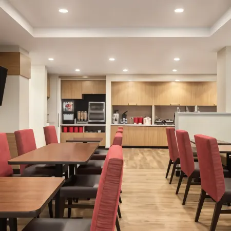 TownePlace Suites Janesville Отели в г. Эджертон