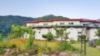 Gokseong Wild Flower Pension Hoteles en Gokseong-gun
