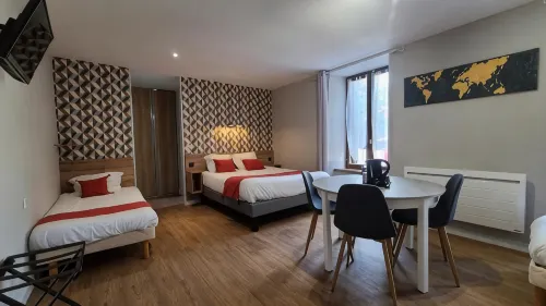 Logis Hotel Auberge de l'Allagnonette - bar