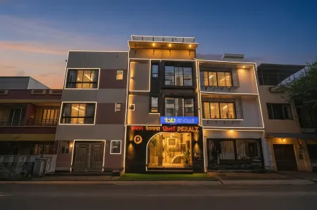 FabHotel Peralz - Nr Boriwali Station Отели рядом с достопримечательностью «Горай Бич»