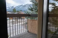 Red Carpet Inn - Mountain view