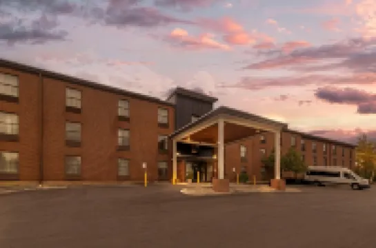 Comfort Inn Airport Hotel di 