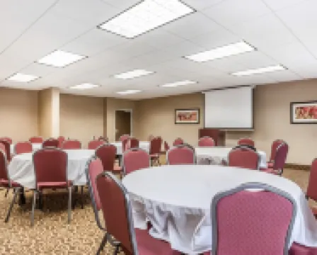 Comfort Suites Morrow- Atlanta South