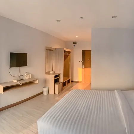 Tripper Hotel Отели рядом с достопримечательностью «Площадь Убон»