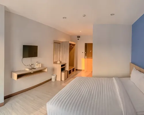 Tripper Hotel Hotels near Ubon Square