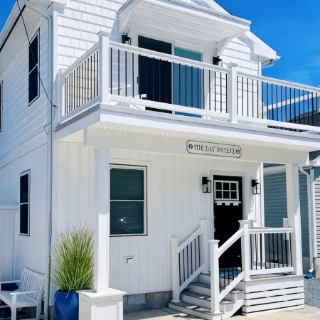Water Views - 2 Min Walk to Beach - Custom Beach House