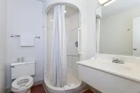 Super 8 by Wyndham Turlock - Pet friendly