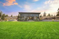Tranquil Wellness Oasis-Barrel Sauna/Cold Plunge/RedLite/Juicer/Walking Paths