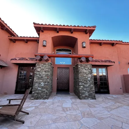 KOKOPELLI HOUSE-Enchanting/Luxurious Desert Southwestern Home w/Panoramic views!
