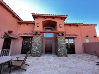 KOKOPELLI HOUSE-Enchanting/Luxurious Desert Southwestern Home w/Panoramic views!