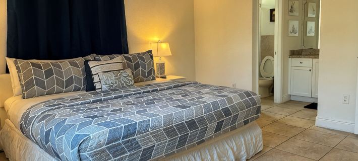 Oceanview 2 bed, 2 bath, steps away from clubhouse, beach and pool. Hotels in Bailey Town