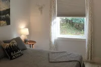 Shangri-La in Etowah:  a serene + cheerful cottage near Pisgah & DuPont Forests - Country Houses