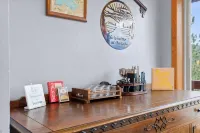 Waterfront Cabin with Dock on Hayden Lake - Homestays