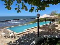 Casa Marazul - Beachfront House With Gorgeous Pool and Huge Rancho - 3 Sao
