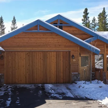 Spacious Family Home Close to 4 Ski Resorts, Summit County CO- Mountain Serenity