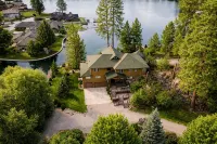 Waterfront Paradise Lodge: Private Dock, Pickleball, Volleyball, Fire Pit Nights