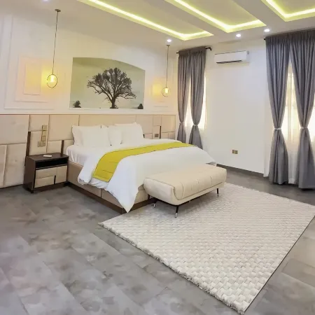 Calli's Court Apartment