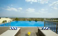 Platinum Adisucipto Hotel & Conference Center - Romantic