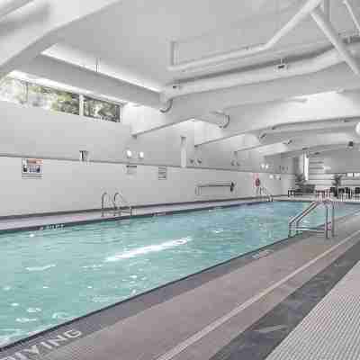 Downtown Vancouver, 1 Bd room and den, pool, gym, free parking, skytrain, view Fitness & Recreational Facilities