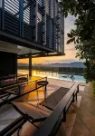 Mossaz by OliverHome - 2Pax - SmartTV - Hextar World - 1Utama - Infinity Pools