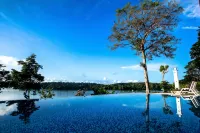 Bocas del Mar - Pools