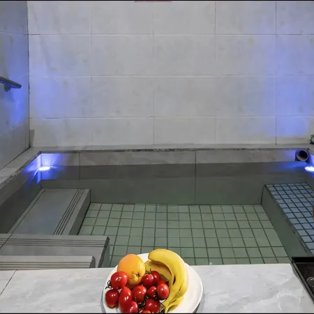 Oriental Extraordinary Hot Spring Hotel (Kangding Yulin New Village)