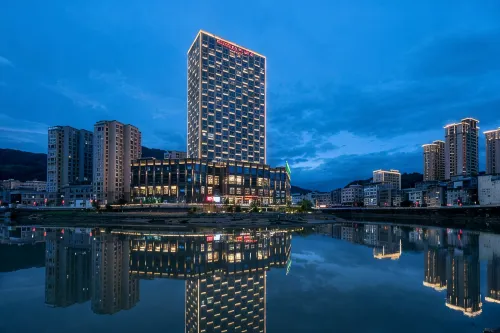 Zhenghe Ramada Plaza Hotel - Parkplatz