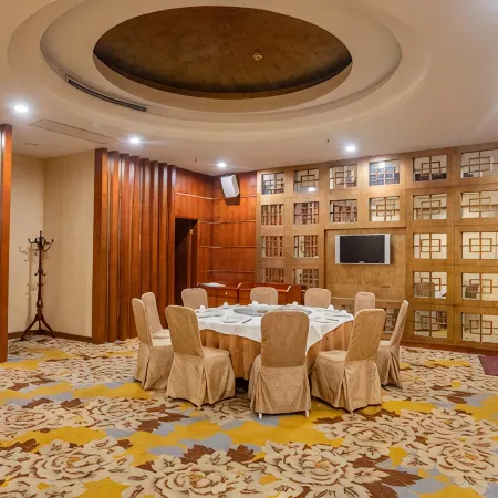 Palace International Hotel