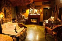 Mariaggi's Theme Suite Hotel & Spa - Hot Tub