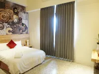 Rainbow Hotel Hotels near Xiying Rainbow Bridge