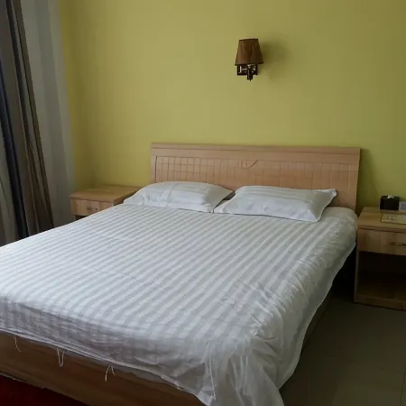 Suning Ronghui Business Hotel Отели в г. Сунин