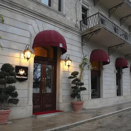 Shah Palace Luxury Museum Hotel