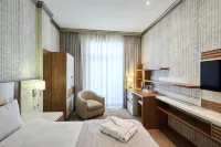 Boulevard Side Hotel - Cheap