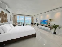 Luxury Oceanfront Studio • Stunning Views • Pool • Balcony + Free Parking