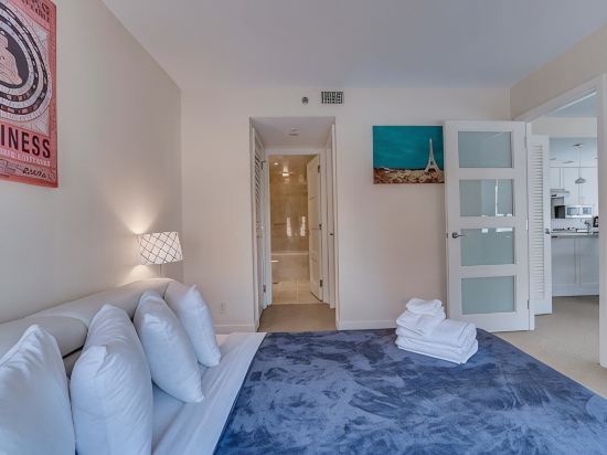 Furnished 2 Bedroom Apartment Near National Museum 2 Apts by RedAwning