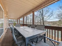 Lakefront Vacation Home, Covered Dock, Located in Big Creek - 3つ星