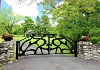 Lavender Hill Estate, Private 37 acres,1.5 hour from NYC, Heated Pool, Jacuzzi,