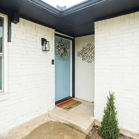 Work Space/King/Patio/Near Airport/Close to I-35