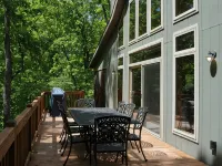 Huge Custom 4-Bedroom Chalet in Innsbrook Resort - Pet Friendly! Hotels in Innsbrook